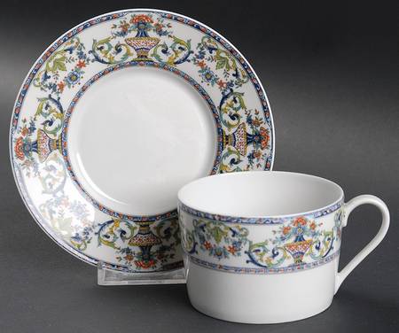 Medicis Flat Cup & Saucer Set