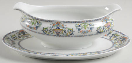 Medicis Gravy Boat with Attached Underplate