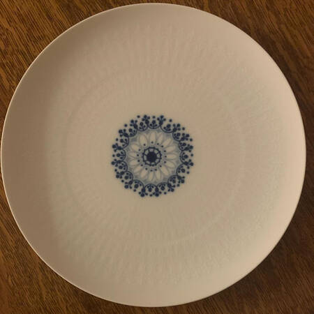 R573 Dinner Plate