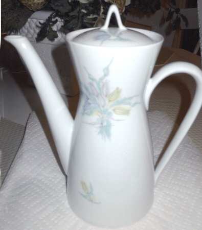 R574  Coffee Pot & Lid