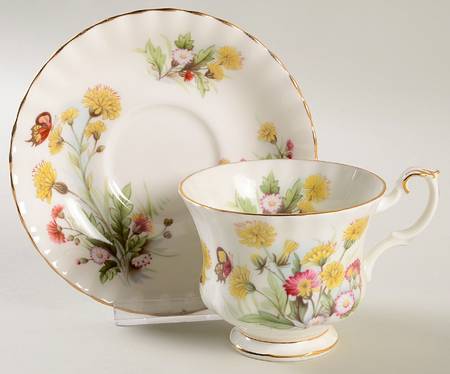 Country Life Footed Cup & Saucer Set