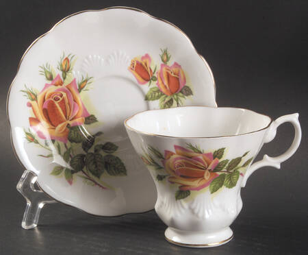 Sweetheart Roses Series Footed Cup & Saucer Set