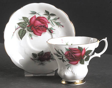 Sweetheart Roses Series Footed Cup & Saucer Set