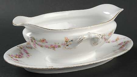 RSC15 Gravy Boat with Attached Underplate