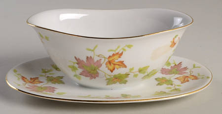 Woodland Gravy Boat with Attached Underplate