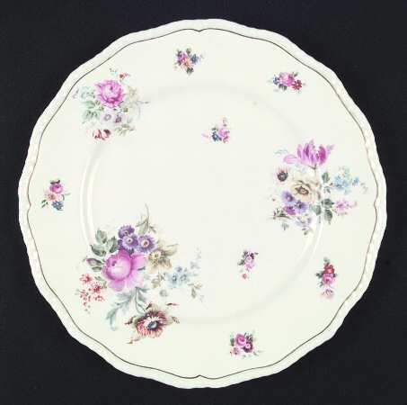 V2136 by Royal Doulton