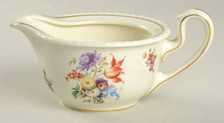 V2136 Creamer