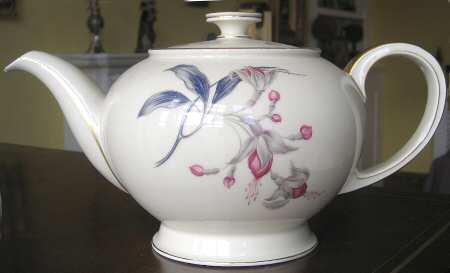 R584 Teapot & Lid