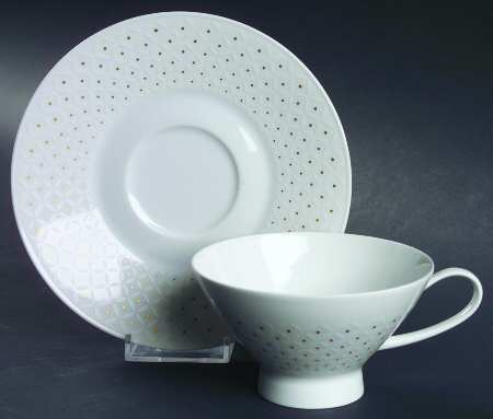 R585 Footed Cup & Saucer Set