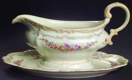 3418 Gravy Boat with Attached Underplate