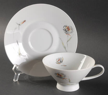 R590 Footed Cup & Saucer Set