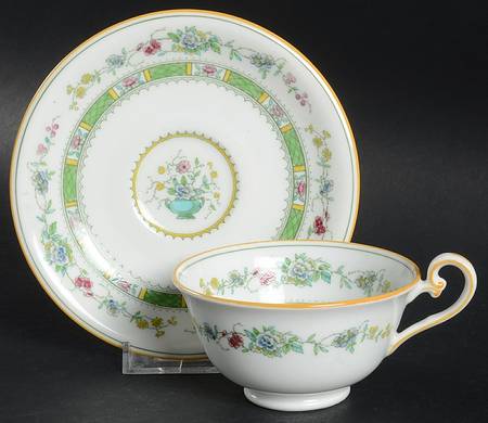 E7631 Footed Cup & Saucer Set