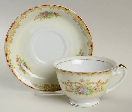 RNW4 Footed Cup & Saucer Set