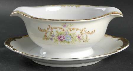RNW4 Gravy Boat with Attached Underplate
