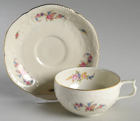 R596 Flat Cup & Saucer Set