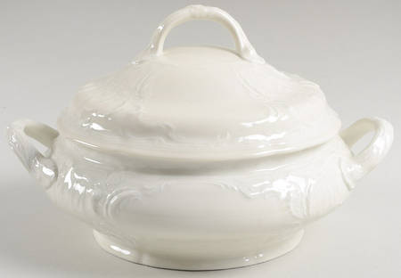 Sanssouci (Ivory, No Trim) Round Covered Vegetable