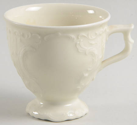 Sanssouci (Ivory, No Trim) Footed Cup