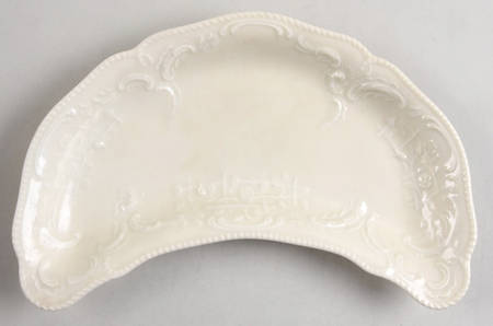 Sanssouci (Ivory, No Trim) Crescent Salad Plate