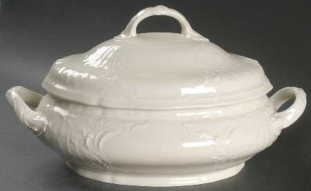 Sanssouci (Ivory, No Trim) Oval Tureen & Lid
