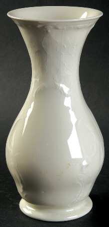 Sanssouci (Ivory, No Trim) 6" Vase