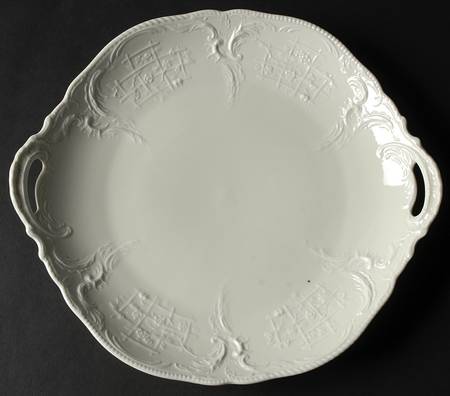 Sanssouci (Ivory, No Trim) Handled Cake Plate