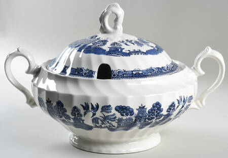 Blue Willow (Swirl Rim, England) Tureen &  Lid