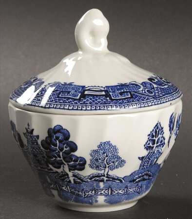 Blue Willow (Swirl Rim, England) Sugar Bowl & Lid
