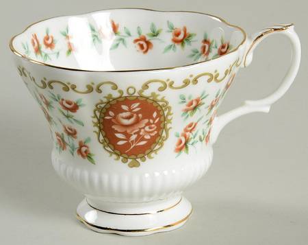 Cameo Series Footed Cup