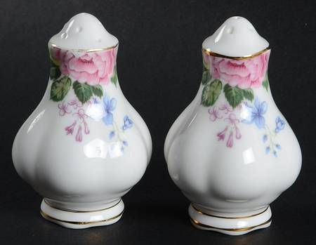 Beatrice Salt & Pepper Set