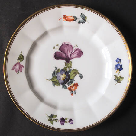 627 Luncheon Plate