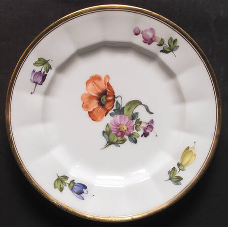 627 Luncheon Plate