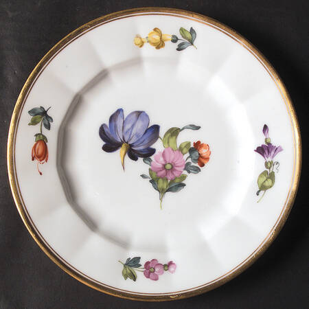 627 Luncheon Plate