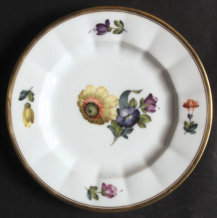 627 Luncheon Plate