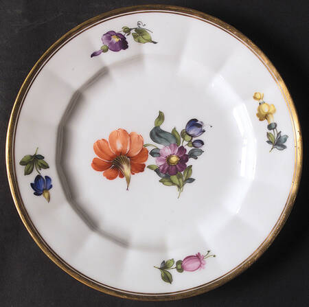 627 Luncheon Plate