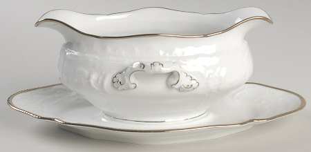 R600 Gravy Boat with Attached Underplate