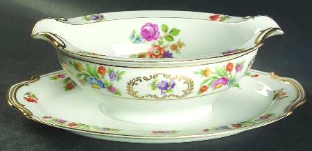RO51 Gravy Boat with Attached Underplate