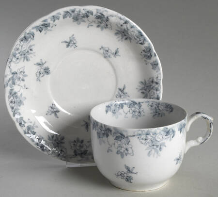 Nestor Oversized Cup & Saucer Set