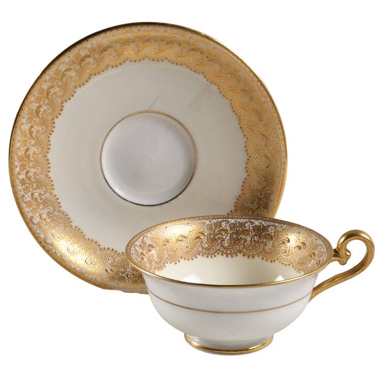 E7950 Footed Cup & Saucer Set