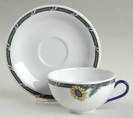 Linnea Flat Cup & Saucer Set