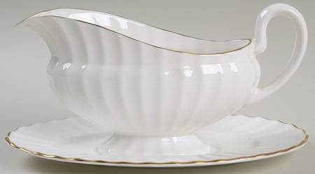 Warmstry Gold Edge Gravy Boat & Underplate