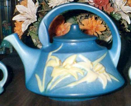 Zephyr Lily Bermuda Blue Teapot & Lid