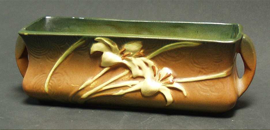 Zephyr Lily Siena Window Box Planter