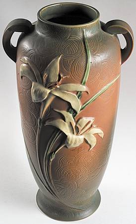 Zephyr Lily Siena 18" Handled Floor Vase