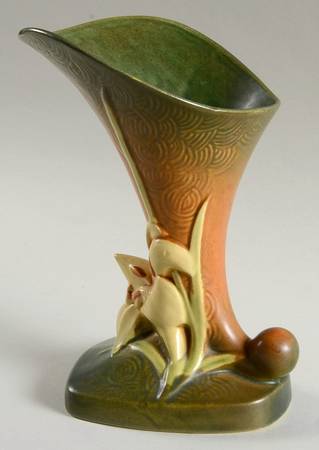 Zephyr Lily Siena 8" Cornucopia