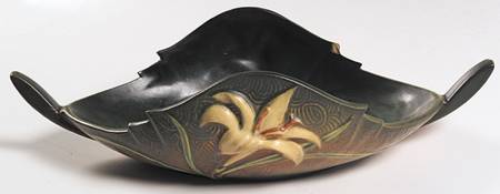 Zephyr Lily Siena 14" Oval Handled Bowl