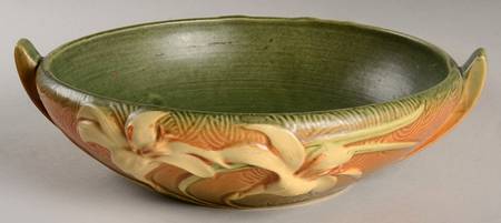 Zephyr Lily Siena Round Handled Bowl