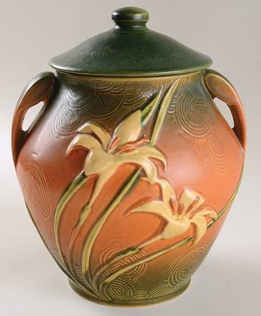 Zephyr Lily Siena Cookie Jar & Lid