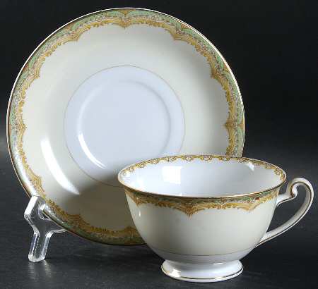 RNS11 Footed Cup & Saucer Set