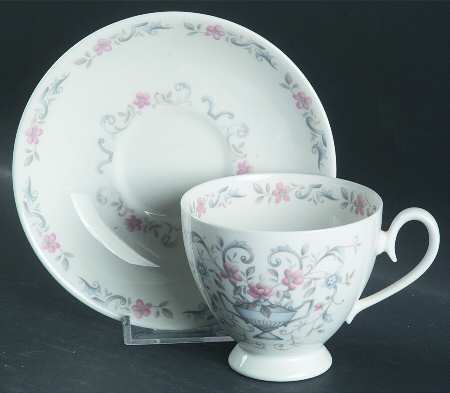 Pavan Footed Cup & Saucer Set