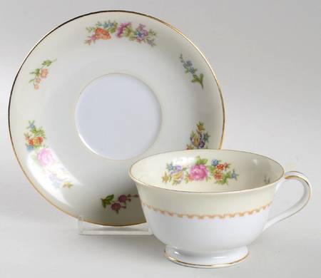 RO52 Footed Cup & Saucer Set